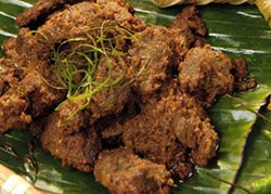 Rendang Peringkat 11 Makanan Terenak di Dunia