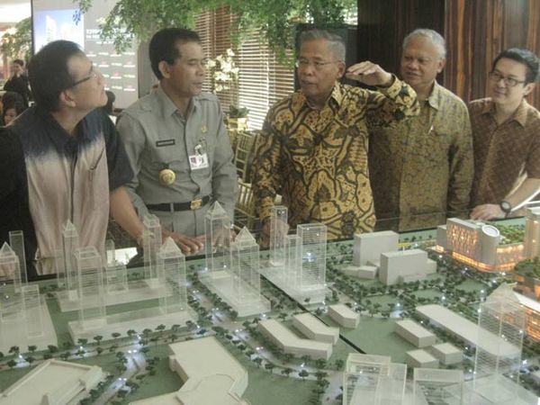 Topping off The St. Moritz 