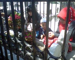 Jelang Ramadan, Warga Larut dalam Tradisi Megengan