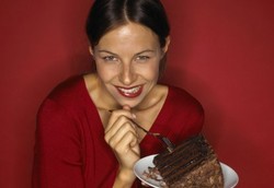 Kurangi Makanan Manis Saat Sahur Agar Tak Cepat Lemas