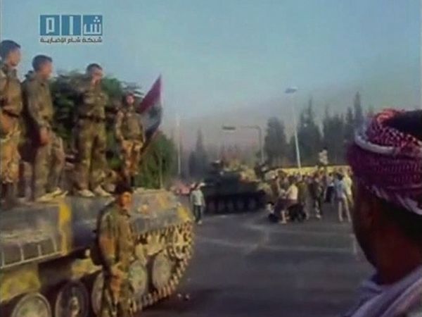 Militer Suriah Serang Demonstran