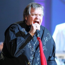 Terserang Asma, Meat Loaf Jatuh di Panggung