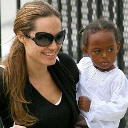 Jolie Ingin Ajak Anak Liburan di Gurun Sahara