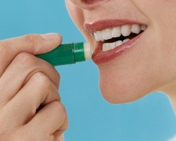 Tips Mengatasi Bibir Kering Selama Puasa