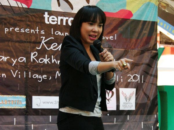 Fitri Tropica Rilis Kening