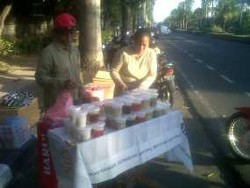 Jelang Berbuka, Kolak Denpasar Diserbu Warga