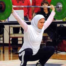Kulsoom Abdullah, Atlet Angkat Besi yang Terjegal Karena Jilbab