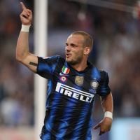 Sneijder Tak Tutup Peluang Gabung Setan Merah