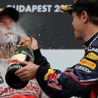 Vettel: McLaren Sangat Kompetitif