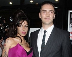 Sebelum Tewas, Amy Winehouse Sudah Bertunangan