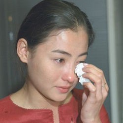 Cecilia Cheung Tak Mau Tanda Tangani Surat Cerai