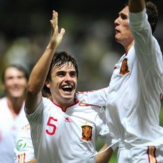 Tundukkan Ceko, Spanyol Juara