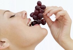 Kulit Rusak Kena Sinar Matahari Bisa Berkurang dengan Anggur