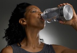 Pasien Diabetes Harus Banyak Minum Air Jika Ingin Puasa