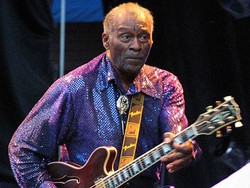 Patung Pionir Rock & Roll Chuck Berry Diresmikan di Kampung Halamannya