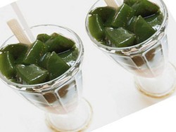 Yuk, Berbuka dengan Cincau Hijau!