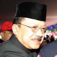 Fauzi Bowo Janjikan Sembako Murah di Pasar Rakyat