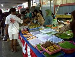Berburu Menu Buka Puasa di Pasar Takjil Mappanyukki
