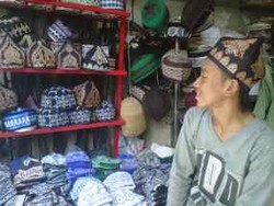 Songkok Bang Mahdit Jadi Trend Pria Muslim