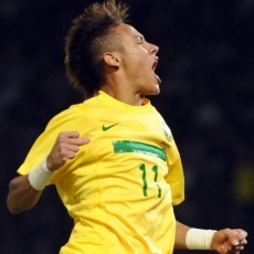 Neymar Bisa Sehebat Zico atau Pele