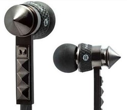 Dengarkan Musik dari Earphone Ciptaan Lady Gaga