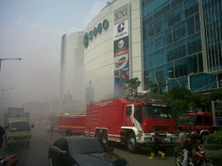 24 Jam Berkobar, Api di Mal Emporium Pluit Akhirnya Padam