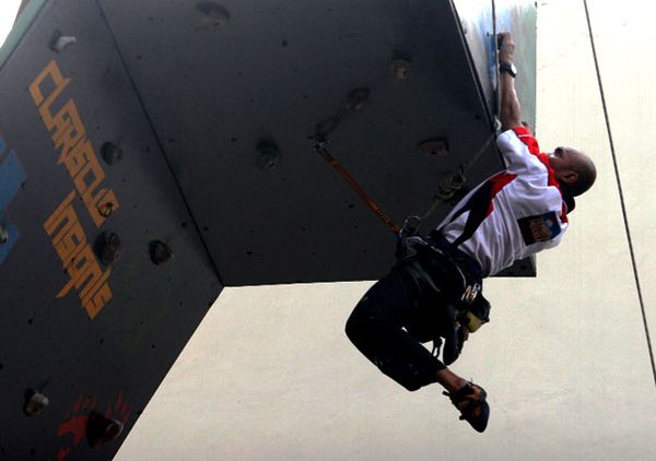 Sabar Siap Taklukkan Gunung Elbrus