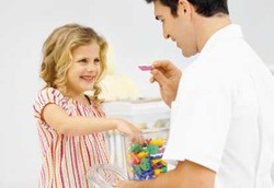 Jangan Janjikan Hadiah untuk Ajarkan Anak Puasa