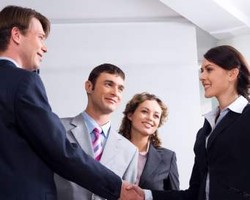 Survei: 21 Persen Pria Selingkuh di Acara Kantor