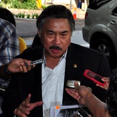 Gayus Tegaskan Tak Perlu Berhenti dari DPR Jika Belum Jadi Hakim Agung