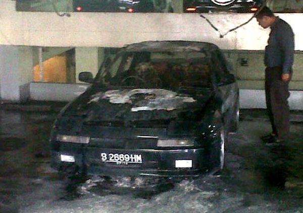 Mazda Terbakar di Hotel Jayakarta 