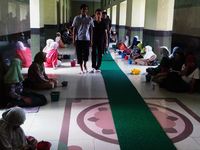Masjid Agung An-Nur Diserbu Pengemis