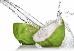 Air Kelapa Gantikan Ion Tubuh Tanpa Bahayakan Jantung