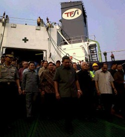SBY Heran Gaji Buruh di Tanjung Priok di Bawah UMR