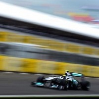 Mercedes Mengintip Persaingan