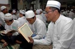 Dahlan Iskan & 1.459 Orang Ikuti Khatam Al Quran 1.000 Kali Sehari