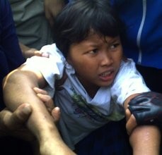 Fitri Spiderkid Panjat Menara Sutet di Jatipulo