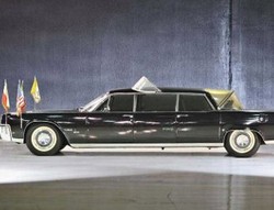 Mobil Bekas Paus Paulus VI, Neil Amstrong dan Buzz Aldrin Dilelang