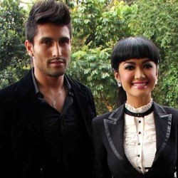 Gaston Belum Gajian, Julia Perez Bantu Bayar Kontrakan