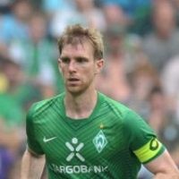 Bremen Siap Lepas Mertesacker