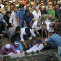 Ribuan Orang Antar Rusdy Bahalwan ke Tempat Peristirahatan Terakhir