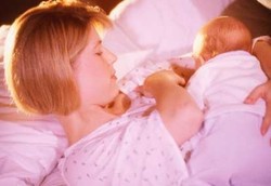 Sulit Menyusui dan Stres Pasca Melahirkan Saling Berhubungan