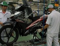 Honda Blade Generasi Baru Kubur Absolute Revo DX
