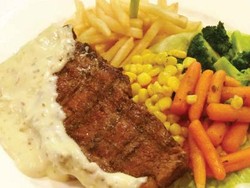 Lezatnya Black Angus Berbalut Saus a la Italia