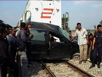 KA vs Avanza, 3 Orang Tewas