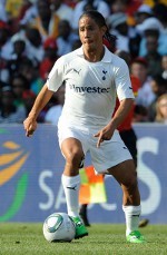 Tottenham Ditinggal Pienaar Enam Pekan