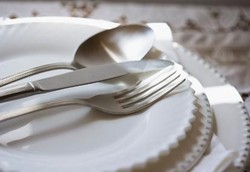 Makan dengan Piring Kecil Bila Tak Ingin Gemuk