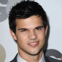 Taylor Lautner Bikin Perusahaan Asuransi Deg-degan