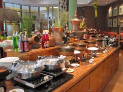 Asyiknya Jajan di Pasar Senggol Ramadan!