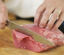 Mengiris Daging